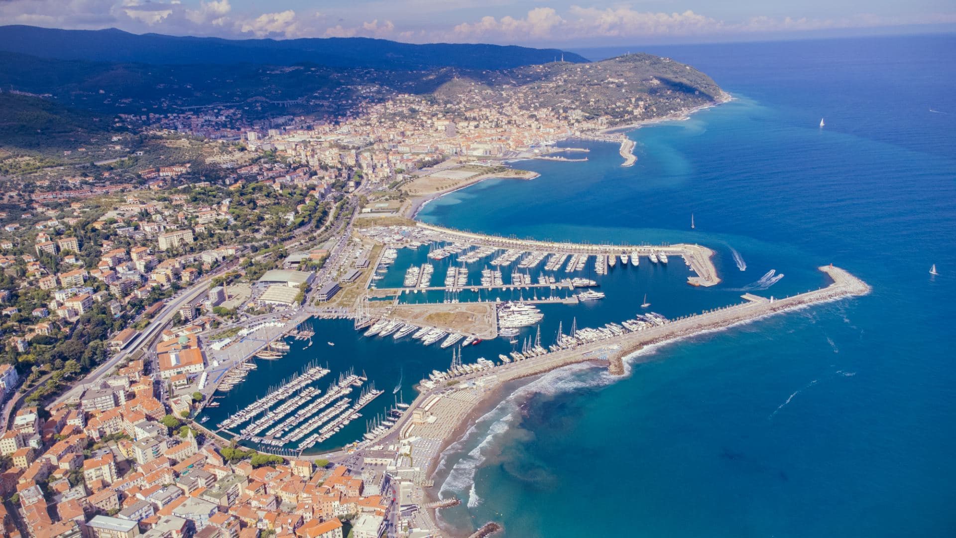 Vue aérienne d'Imperia, côte ligure